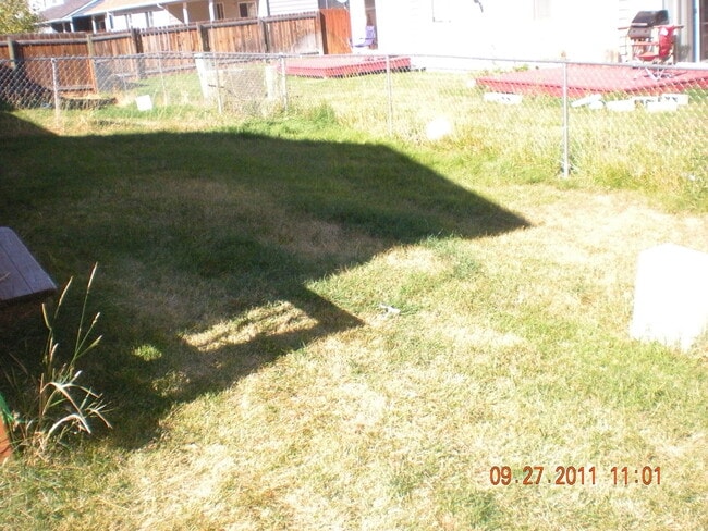 Building Photo - 3305 Laredo Dr