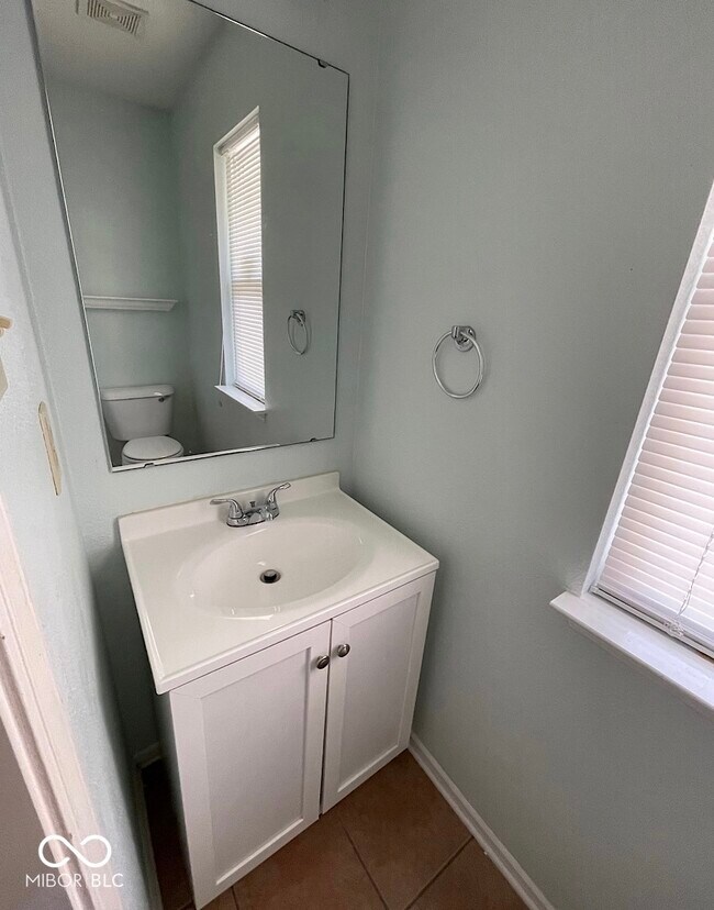 Building Photo - 6909 Earlswood Dr