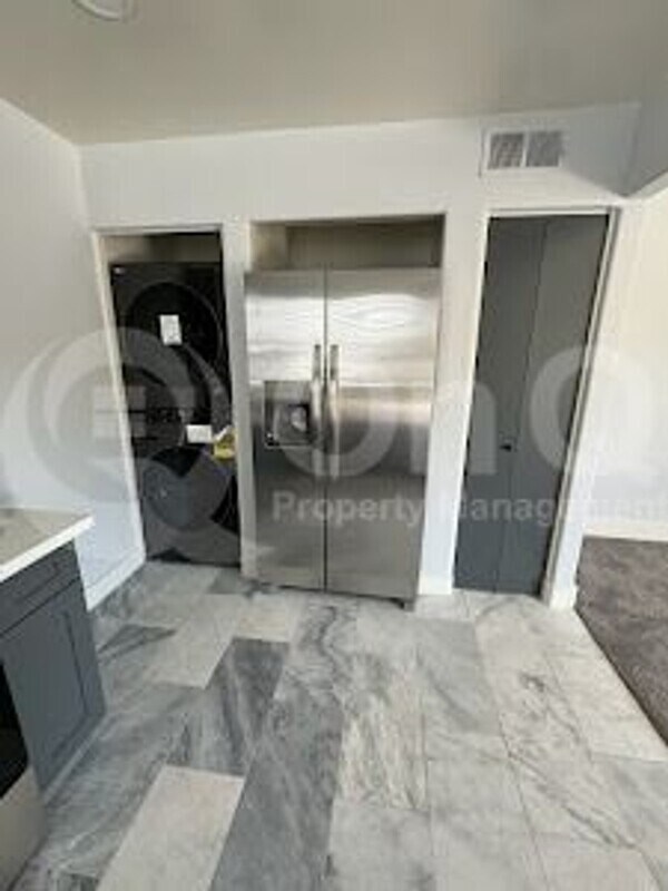 Building Photo - 10115 E Mountain View Rd