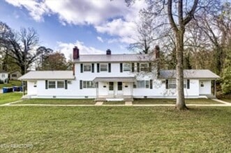 Building Photo - 221 W Fairview Rd