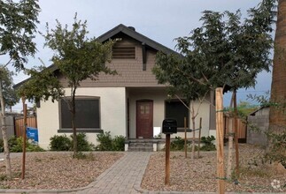 Building Photo - 409 N 13th St