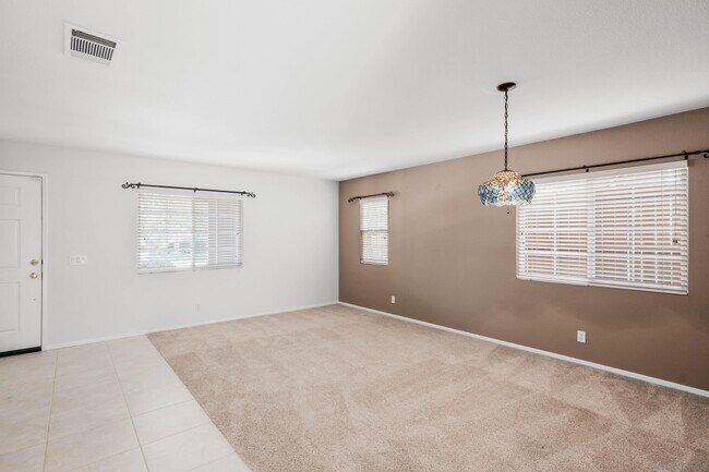 Building Photo - 42028 Pine Needle St