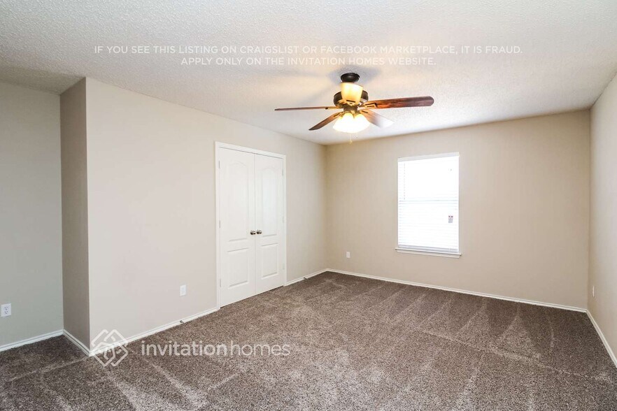 Building Photo - 703 Meadowgate Dr