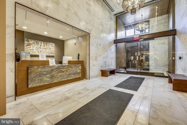 Building Photo - 930 Rose Ave