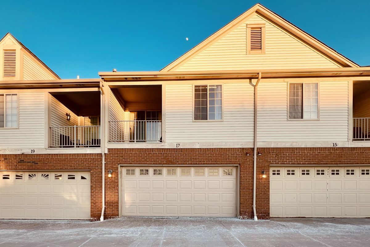 Building Photo - 17 N Squirrel Rd