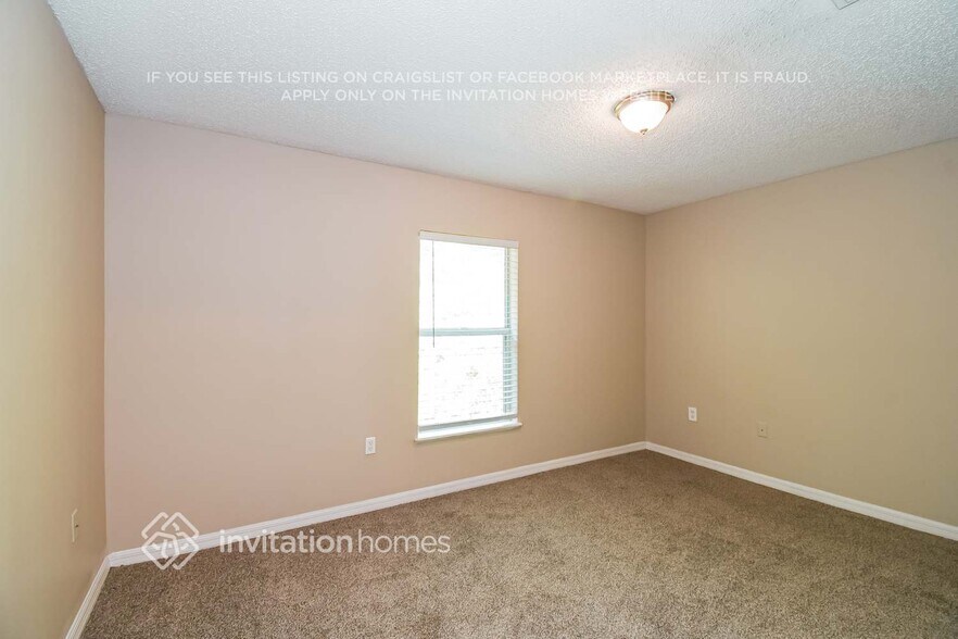 Building Photo - 4024 Half Moon Cir