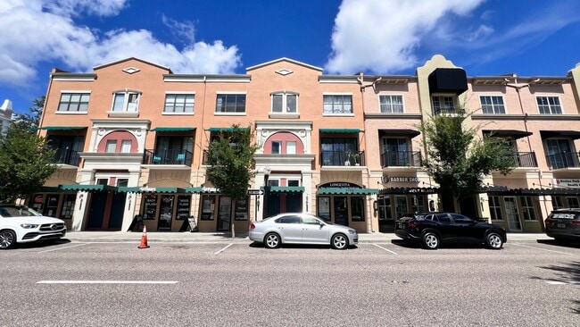 Building Photo - Beautiful 3/2 Townhouse Available !!