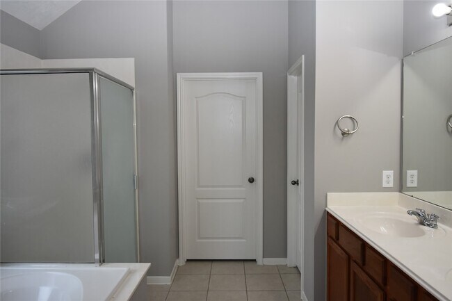 Building Photo - 9518 Brackenton Crest Dr
