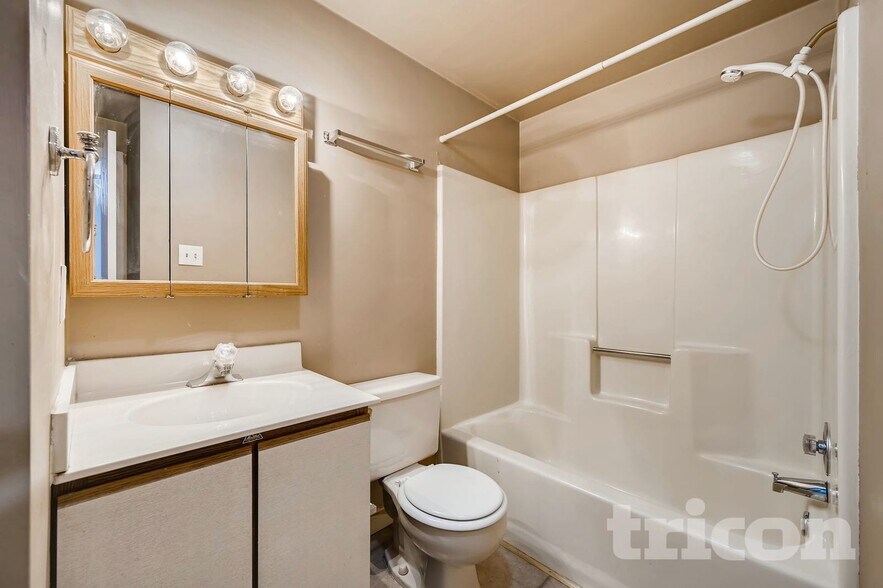 Building Photo - 13 Craftsman Ct