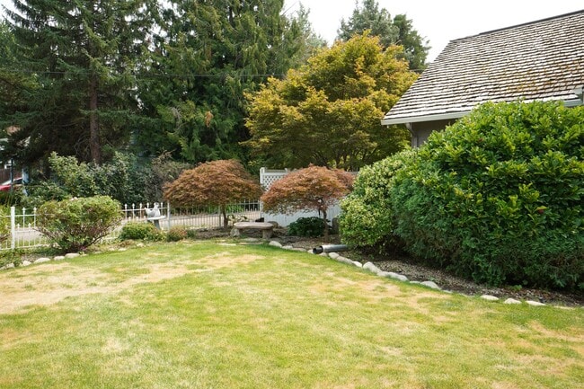 Building Photo - 2721 W Cassia St