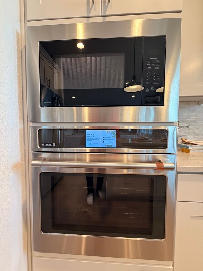 Building Photo - Model home! 4-bed 3-Bath Home on Moon MTN!