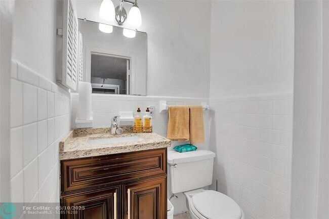 Building Photo - 447 Sunshine Dr