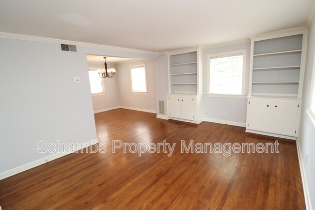Building Photo - 1000 Nichols Dr