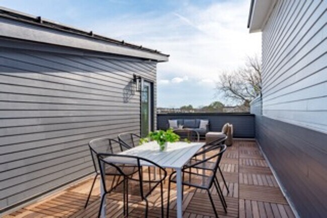 Building Photo - Luxurious New Construction End Unit 4BD, 4BA Downtown Raleigh Townhome with Rooftop Terrace