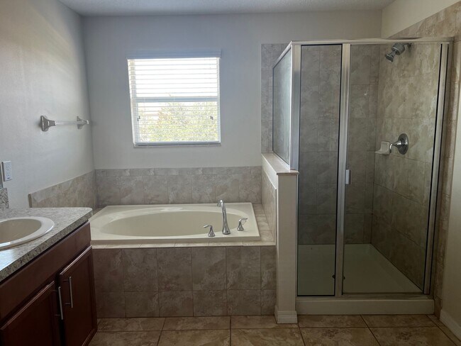 Building Photo - Independence/Signature Lakes