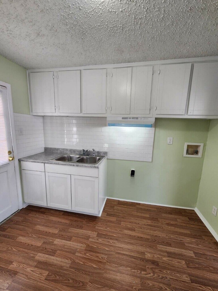 Building Photo - 3367 E Tuskegee Cir