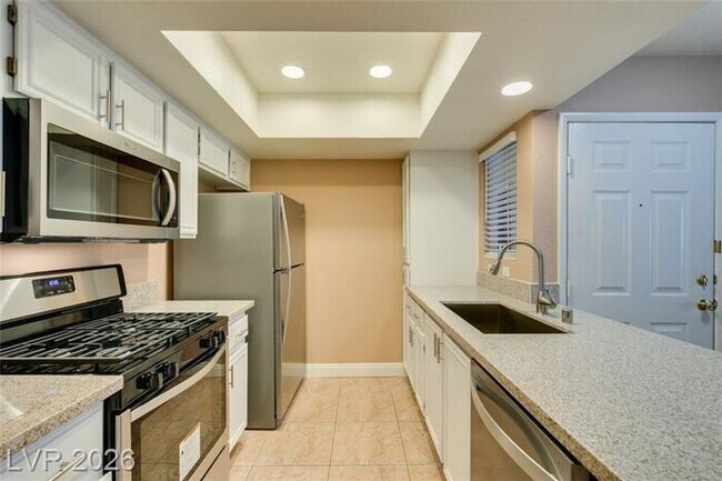 Building Photo - Beautiful Condo in a sought-after Gated Summerlin Community!