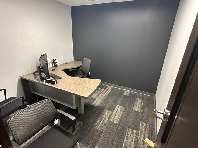 Building Photo - 1114 E Main St