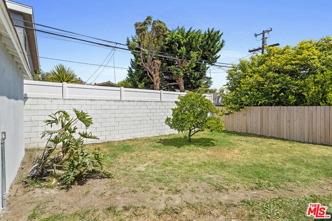 Building Photo - 11951 Bray St