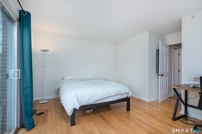 Building Photo - 95 Audubon St