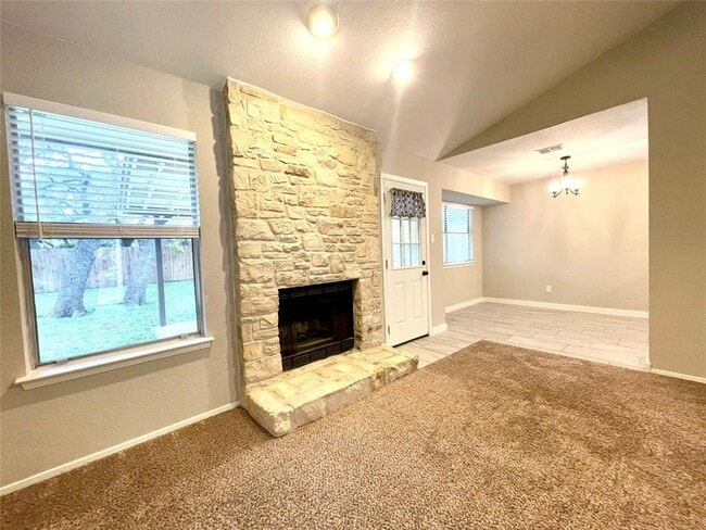 Building Photo - 703 Twin Oak Trail