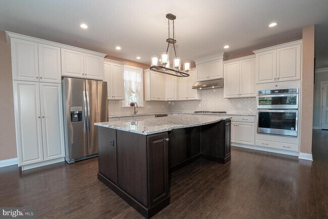Building Photo - 3701 Parris Blvd