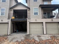 Building Photo - 3 bed Condo in Central Meridian!