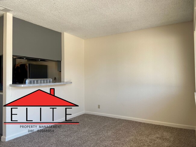 Building Photo - 645RC