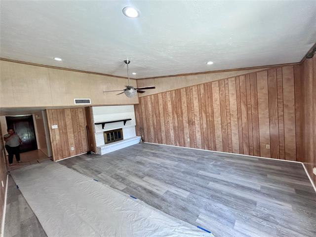 Building Photo - 705 Edelweiss Dr