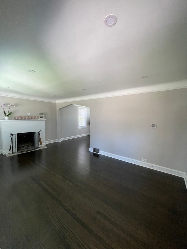 Building Photo - 325 Columbia Ave