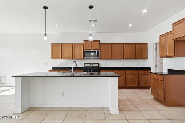 Building Photo - 37292 Yellowstone Dr