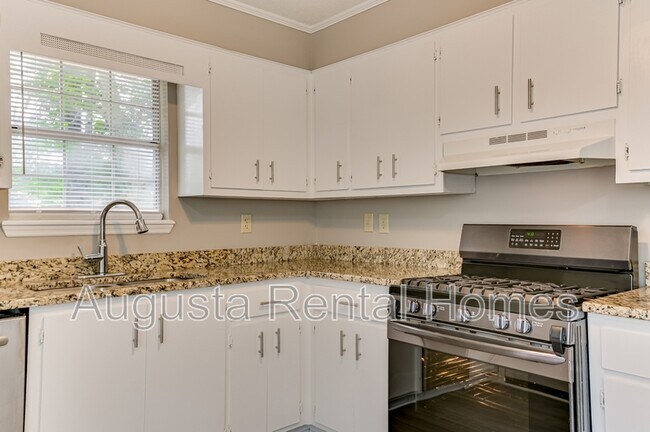 Building Photo - 2960 Glenn Hills Dr