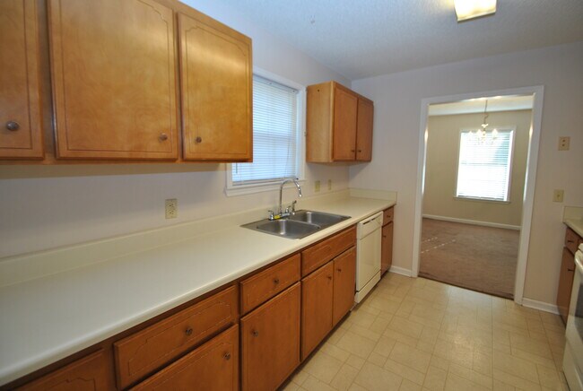 Building Photo - 1256 Chinook Way