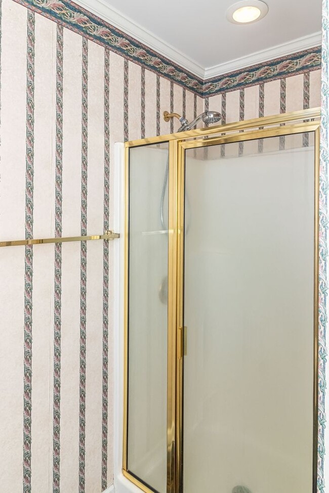 Building Photo - MUST SEE 3 BR | 2 BA w/ Finished Bonus Roo...