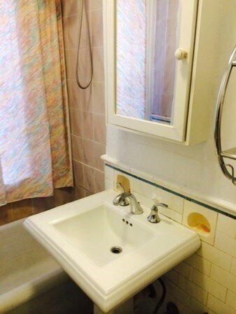 Building Photo - 116 Riverway