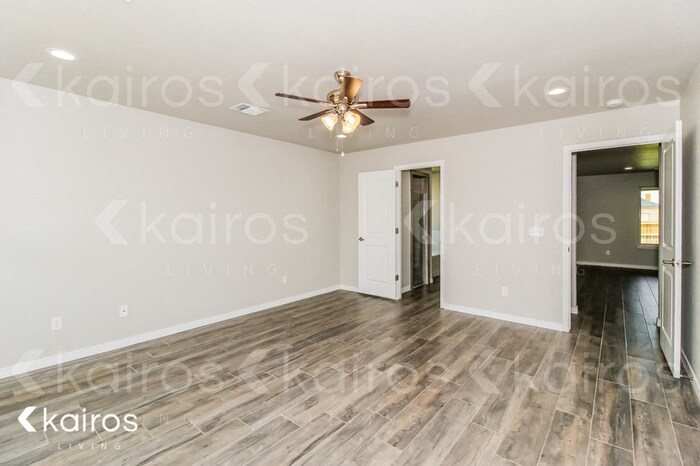 Building Photo - 2704 Daytona Ave