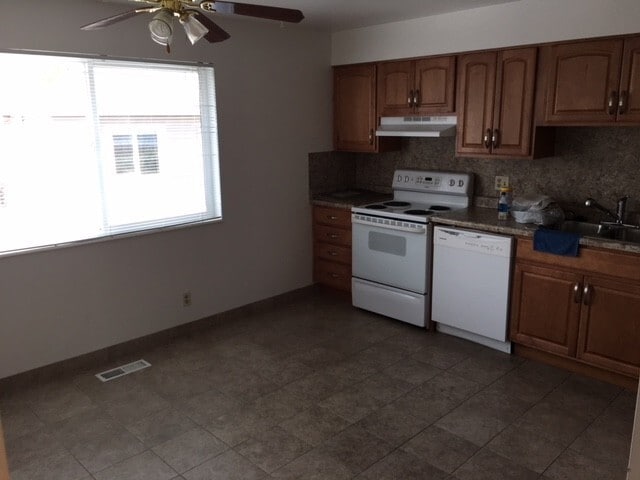 Building Photo - 2014 S 2600 E