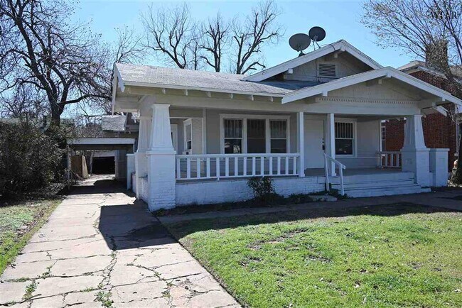 Building Photo - 1705 Pearl Ave