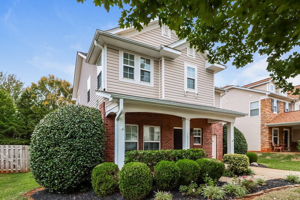 Building Photo - 12332 Cumberland Cove Dr