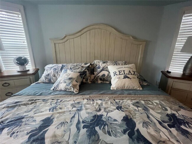 Building Photo - 681 Verona St