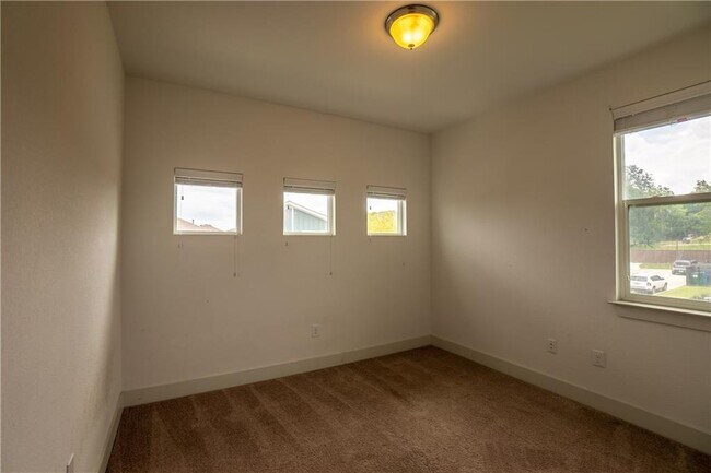 Building Photo - 2312 Montague St