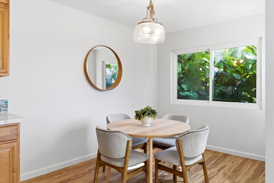 Building Photo - 3609 E 2nd St