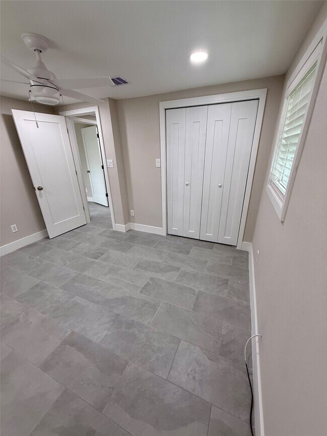 Building Photo - 602 Miles Dr