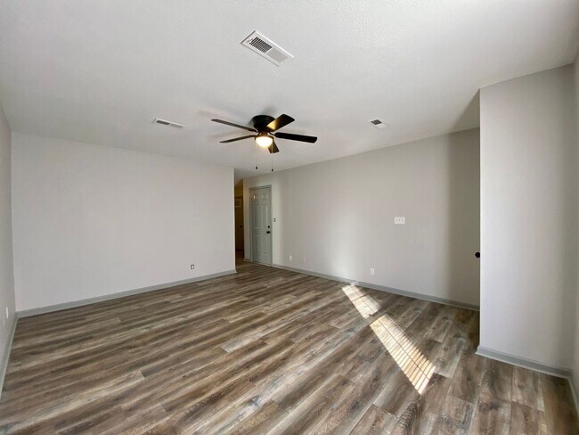 Building Photo - 268 Executive Ave