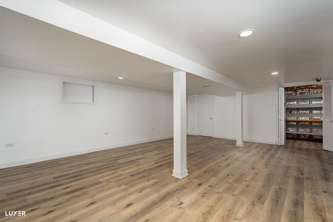 Building Photo - 8924 Oleander Ave