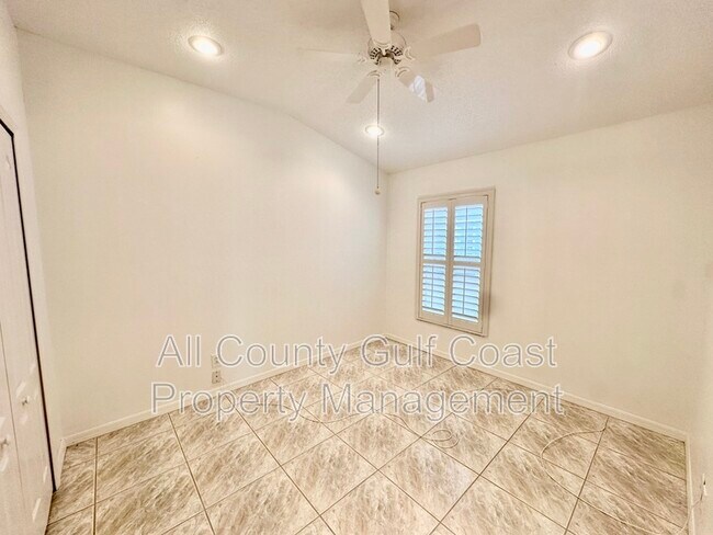 Building Photo - 535 Wexford Dr