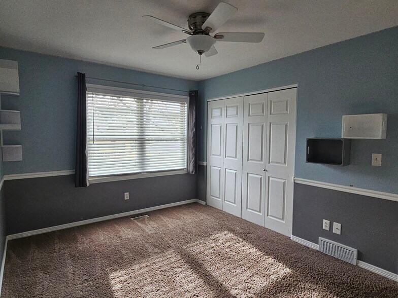 Building Photo - 1138 Lakecrest Ct