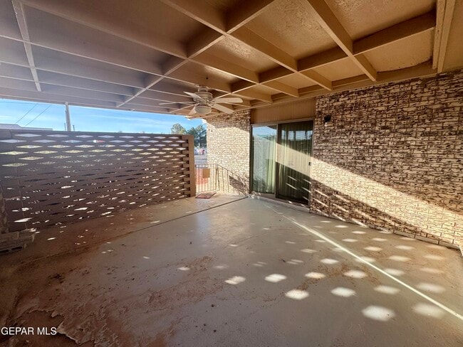 Building Photo - 10213 Saigon Dr