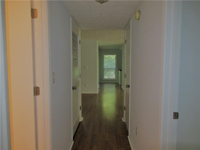 Building Photo - 1503 Wynnes Ridge Cir SE