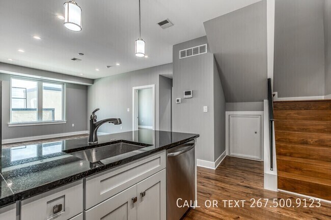 Building Photo - 330 Cambridge St